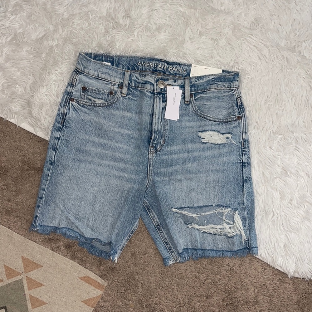 NWT AMERICAN EAGLE NEVER WORN JEAN SHORTS - swipe for website pic